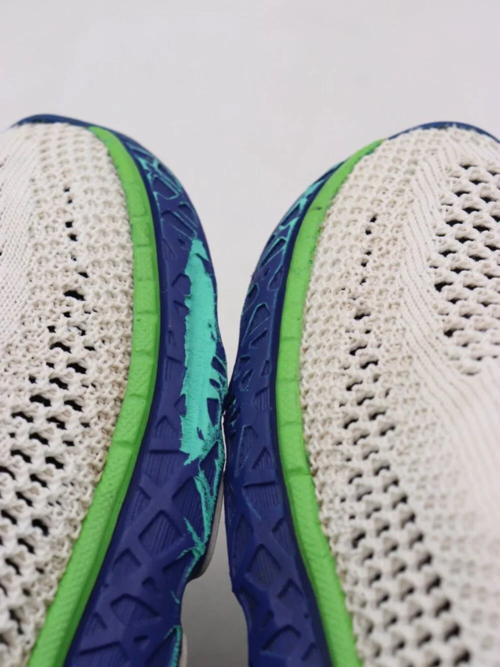Altra Escalante Racer Women's Size 6 White Blue Green Running Shoes Sneakers